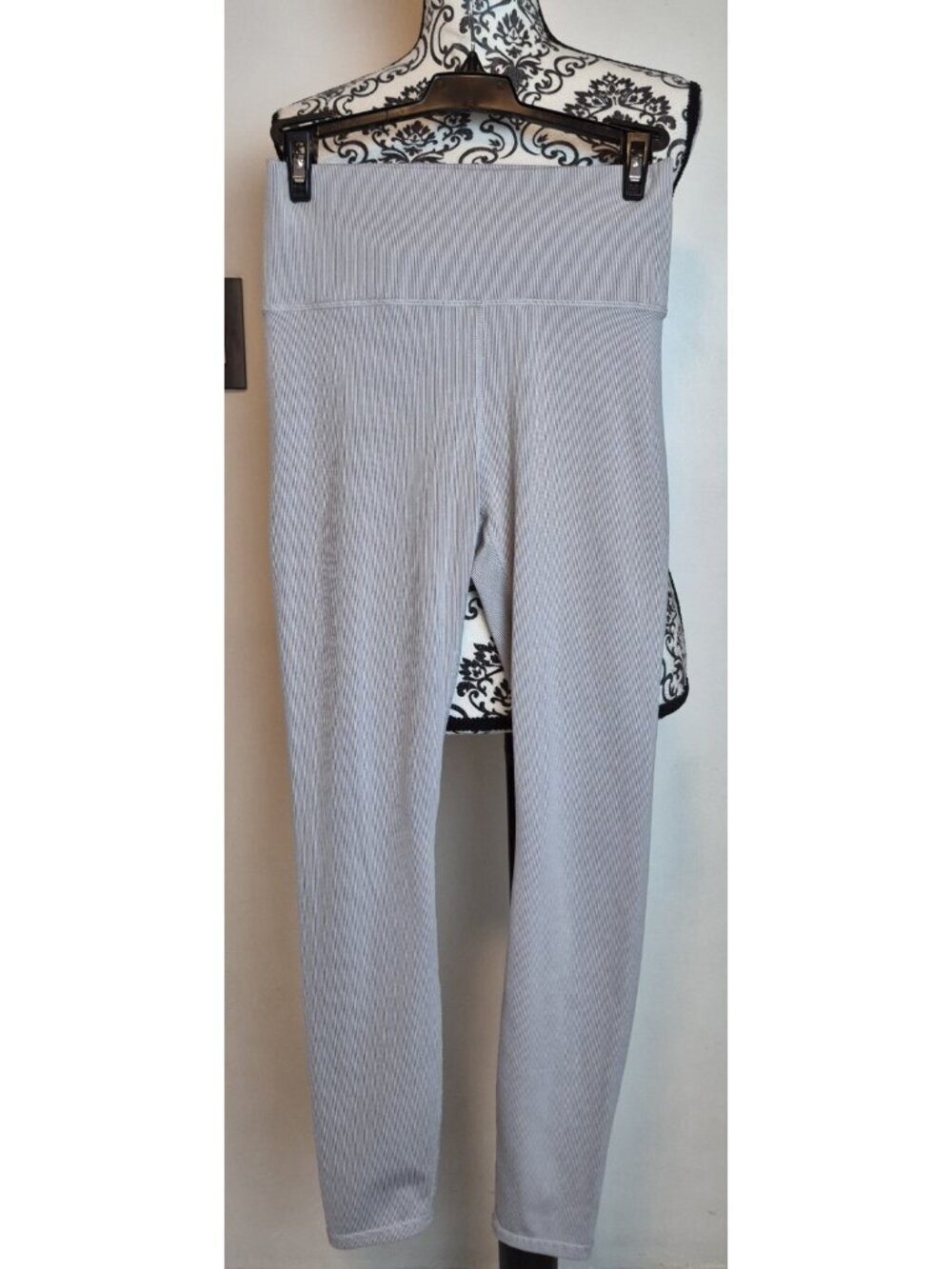 Vuori Women's S Gray Pinstripe High Waist Leggings Stretch Athletic